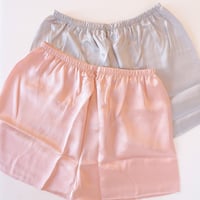 シルク100％　ゆったりショートパンツ　レディース・婦人用