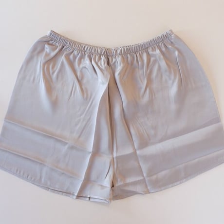 シルク100％　ゆったりショートパンツ　レディース・婦人用