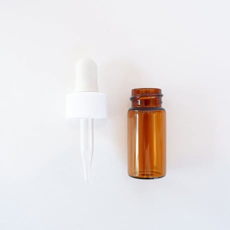 ミニスポイトキャップ付ガラス瓶　茶色　5ml
