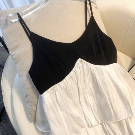 White×Black フリルキャミワンピ