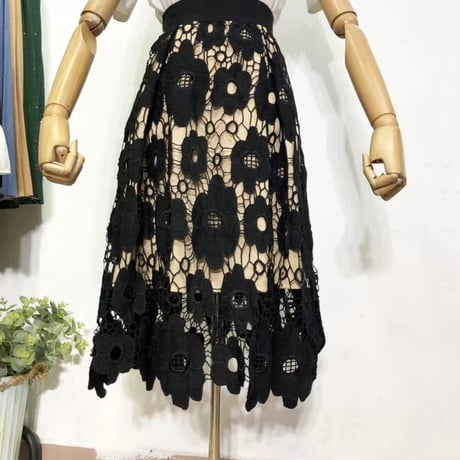 black flower beige skirt