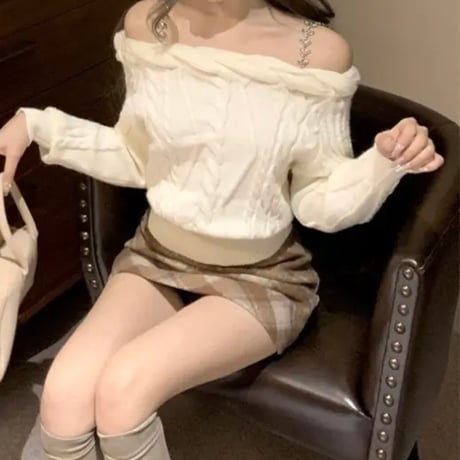 ビジューストラップニットトップス 2色