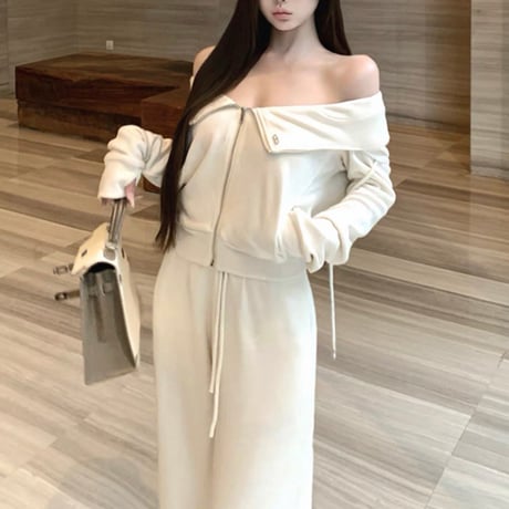 Off Shoulder Zip Setup