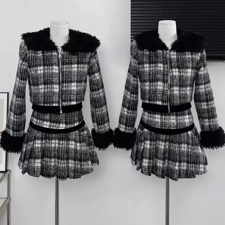 ブラックファー付きチェックセットアップ