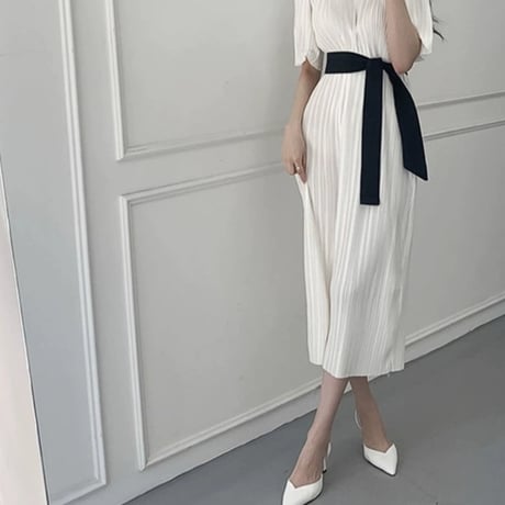 pleats monotone onepiece