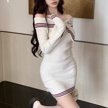 Ribbon Off-shoulder Knit Dress