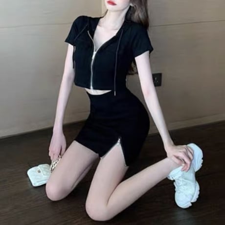 ファスナーデザイン半袖セットアップ