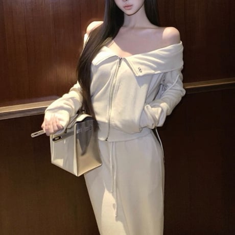Off Shoulder Zip Setup