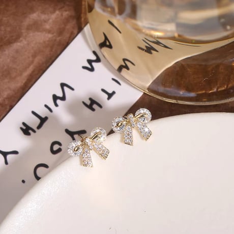 ribbon motif pierce