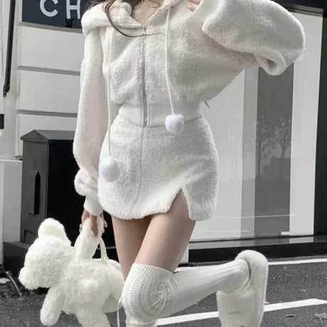 ホワイトボアセットアップ