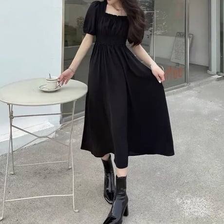 Blackパフスリ半袖ワンピ