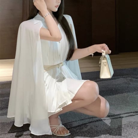 ベルト付きマントトップス
