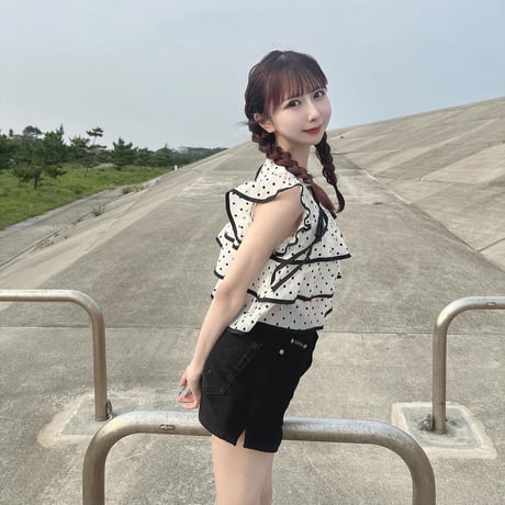 ゆなちゃん様ご着用♡ドットフリルノースリトップス