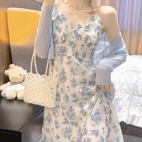 Blue flower midi op