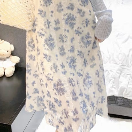 Blue flower midi op