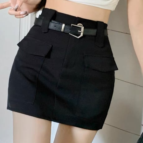 シンプルベルト付きスカート