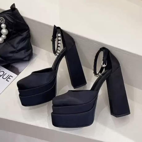 クリスタルビジュー厚底パンプス