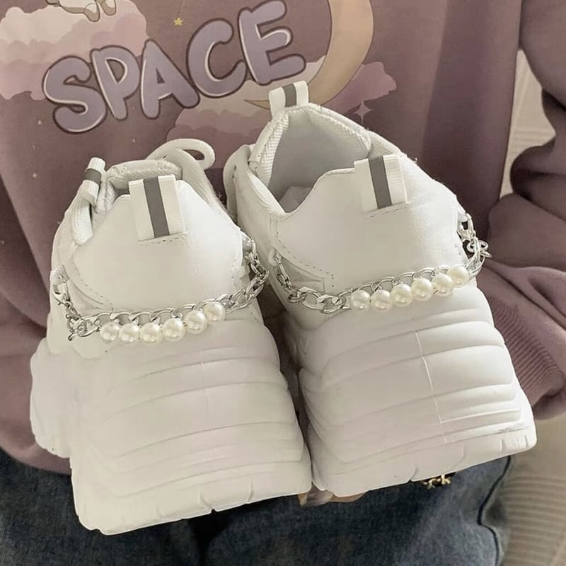 メッチャ❣️可愛い〜パール付きレースアップシューズです。 メッチャ