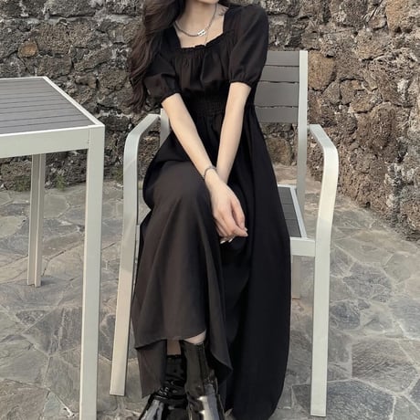 Blackパフスリ半袖ワンピ
