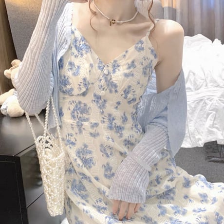 Blue flower midi op