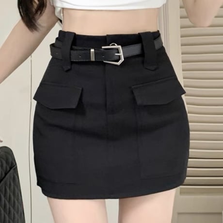 シンプルベルト付きスカート
