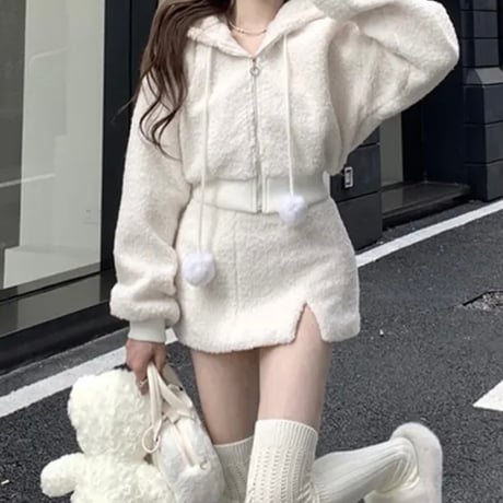 ホワイトボアセットアップ