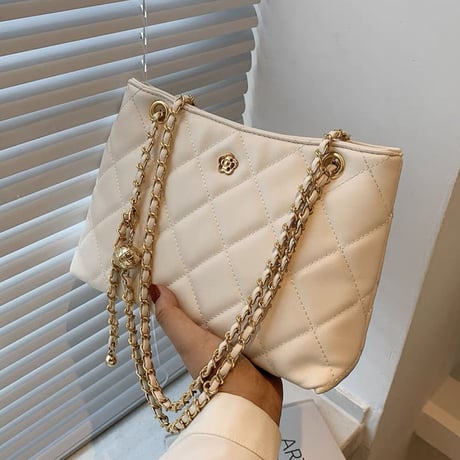 camellia quilting middle bag 3色