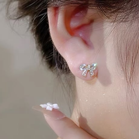 ribbon motif pierce