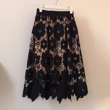 black flower beige skirt