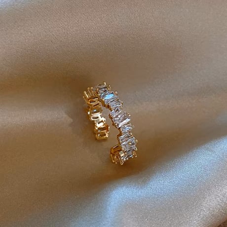 bucket crystal ring