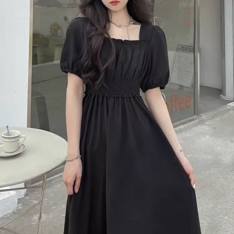 Blackパフスリ半袖ワンピ
