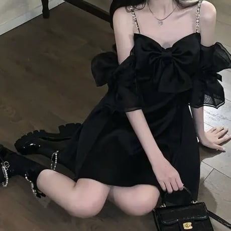 ビジューストラップリボンblackワンピ