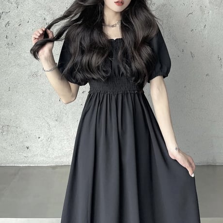 Blackパフスリ半袖ワンピ