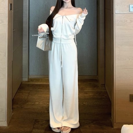 Off Shoulder Zip Setup