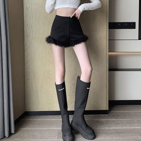 fur black short pants