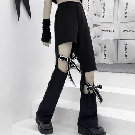 リボンくり抜きデザインパンツ