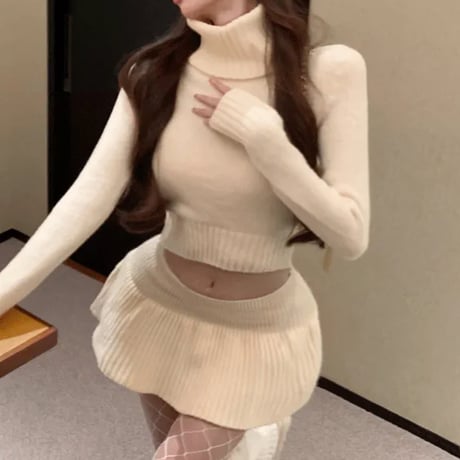 タートルネックニットセットアップ