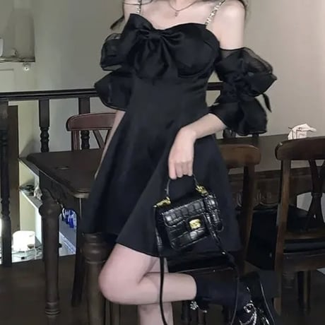 ビジューストラップリボンblackワンピ