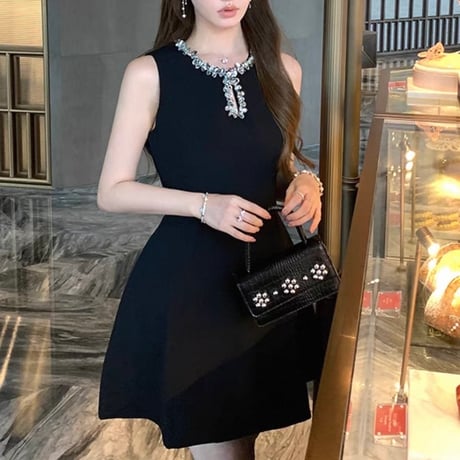 らむめろ様ご着用♡Jewel Neck Black Dress