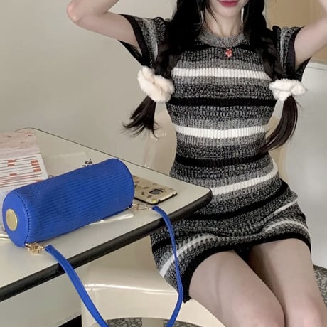 Blackボーダー半袖タイトワンピ