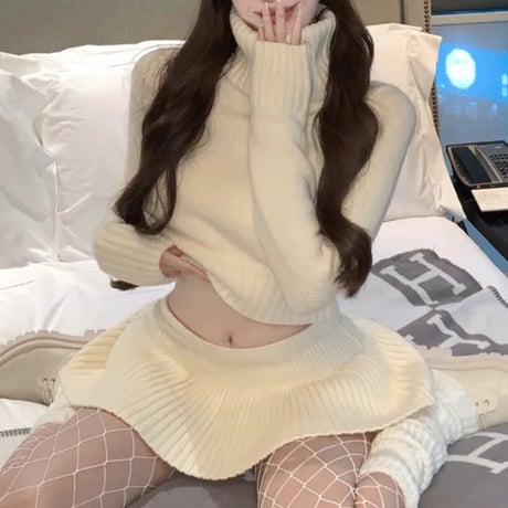 タートルネックニットセットアップ