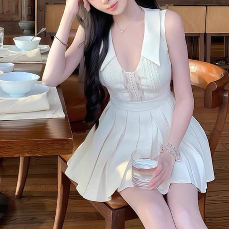 Collar Pleats Onepiece