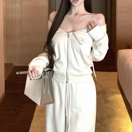 Off Shoulder Zip Setup