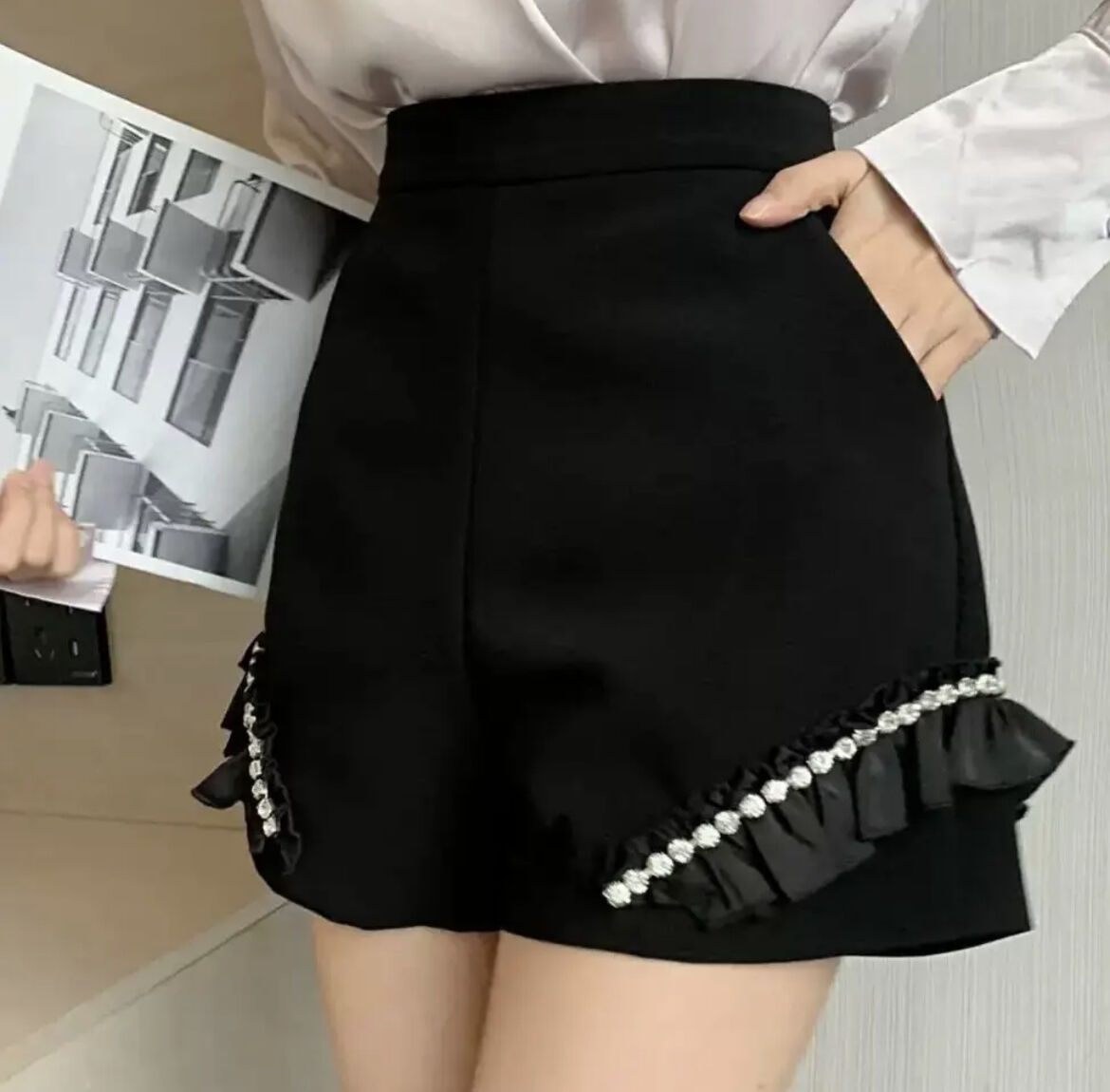 国内発送 フリル付きショートパンツ2色 | ecrea スカート