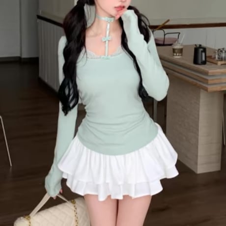リボンチョーカーデザイントップス