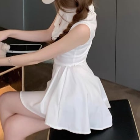 ホワイト裾フレアベルト付きワンピ