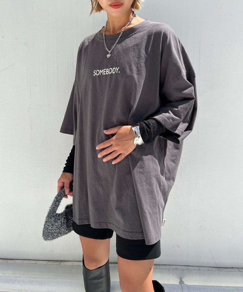 Wide T-shirt'SOME BODY'#1730 | tablethotel-SEGUR.