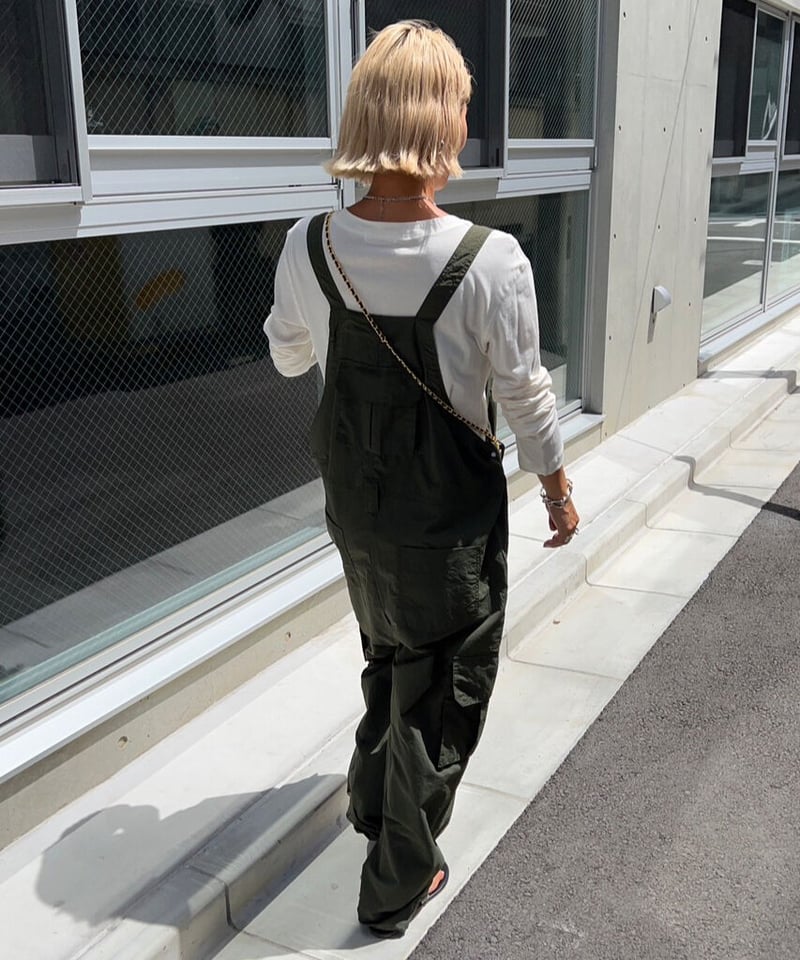 新品タグ付き　papier オーバーオール Cut overall White 新品タグ付き papier オーバーオール Cut overall White papier