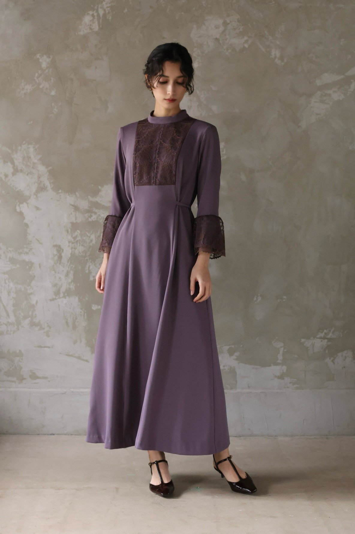 Lace buzam onepiece | MAHOROOGINO