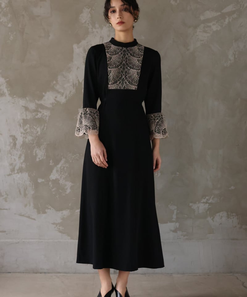 Lace buzam onepiece | MAHOROOGINO
